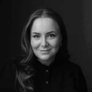 Kaja Moen profilbilde sort hvitt